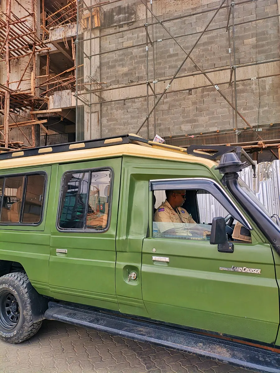 Safari Land Cruiser ready for the drive